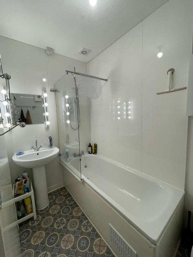 One Bedroom Websters Land Flat - Grassmarket 爱丁堡 外观 照片