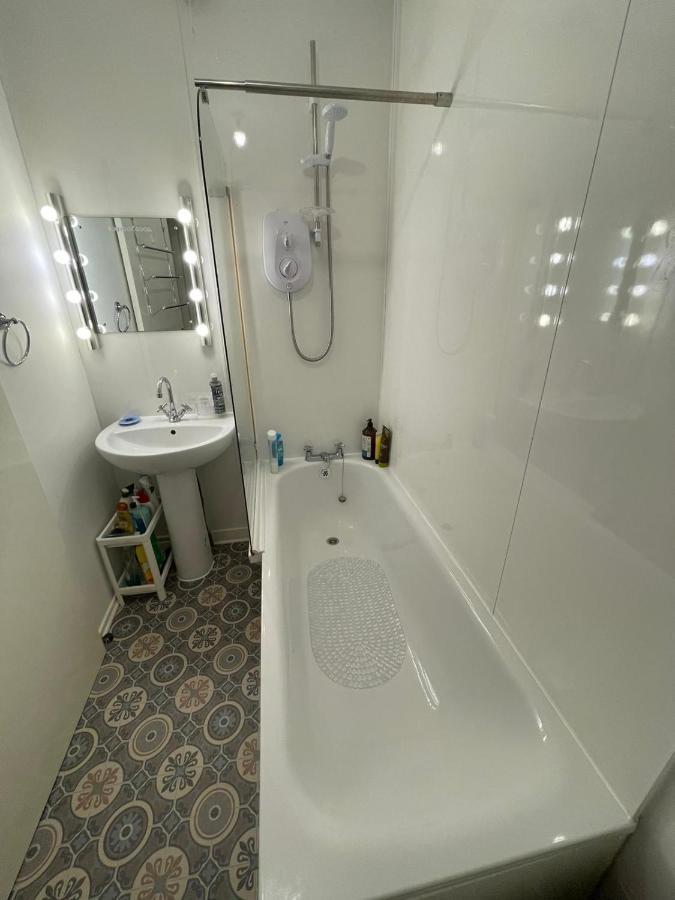 One Bedroom Websters Land Flat - Grassmarket 爱丁堡 外观 照片